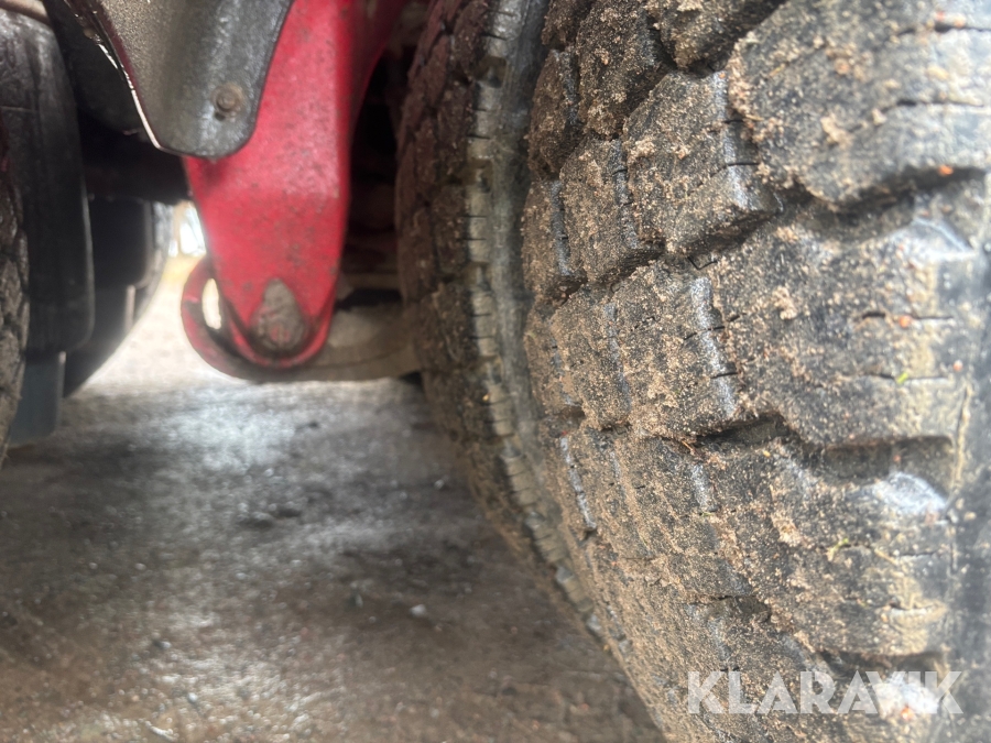 Timmerbil Scania 164G med kran
