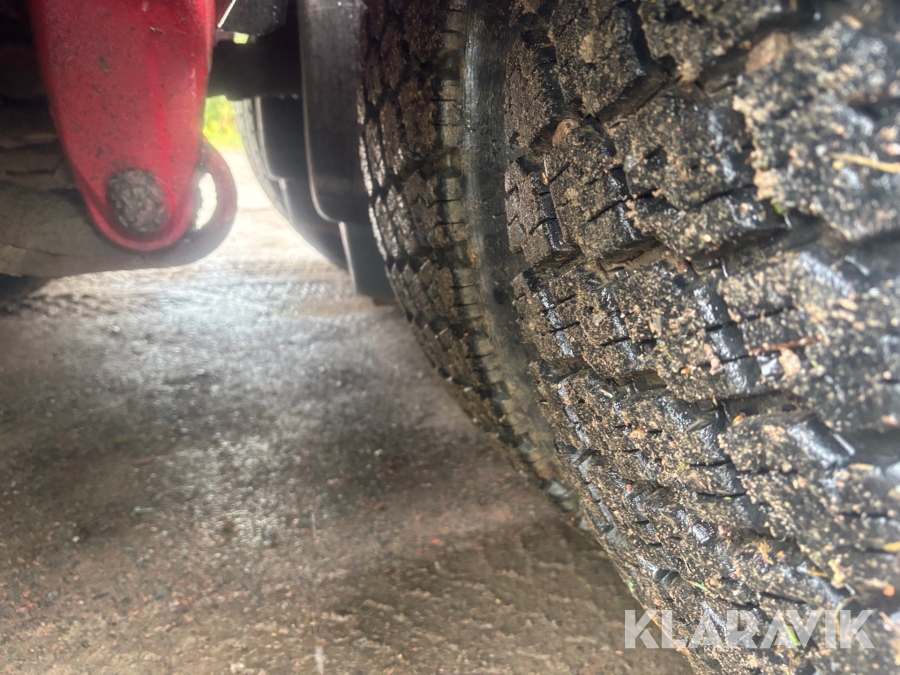 Timmerbil Scania 164G med kran