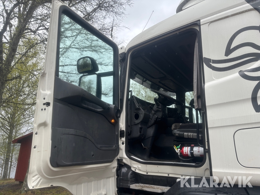 Timmerbil Scania 164G med kran