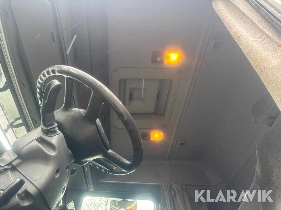 Timmerbil Scania 164G med kran