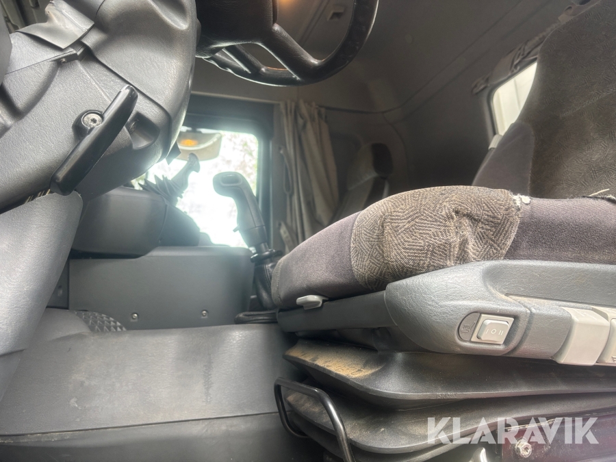 Timmerbil Scania 164G med kran