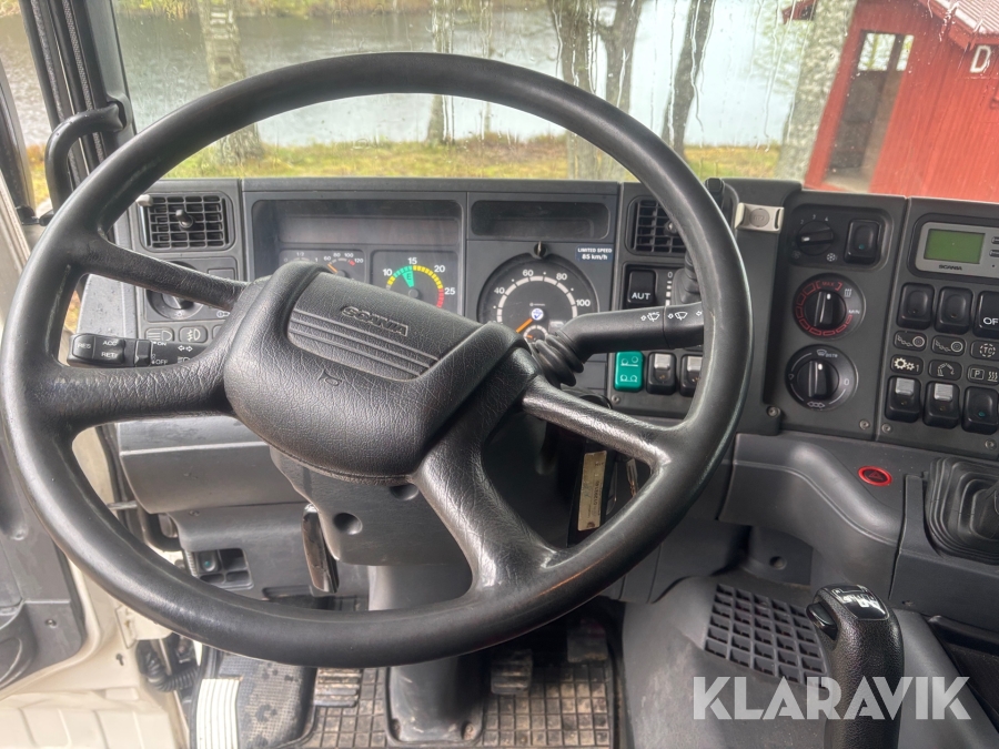 Timmerbil Scania 164G med kran