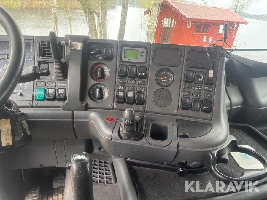Timmerbil Scania 164G med kran