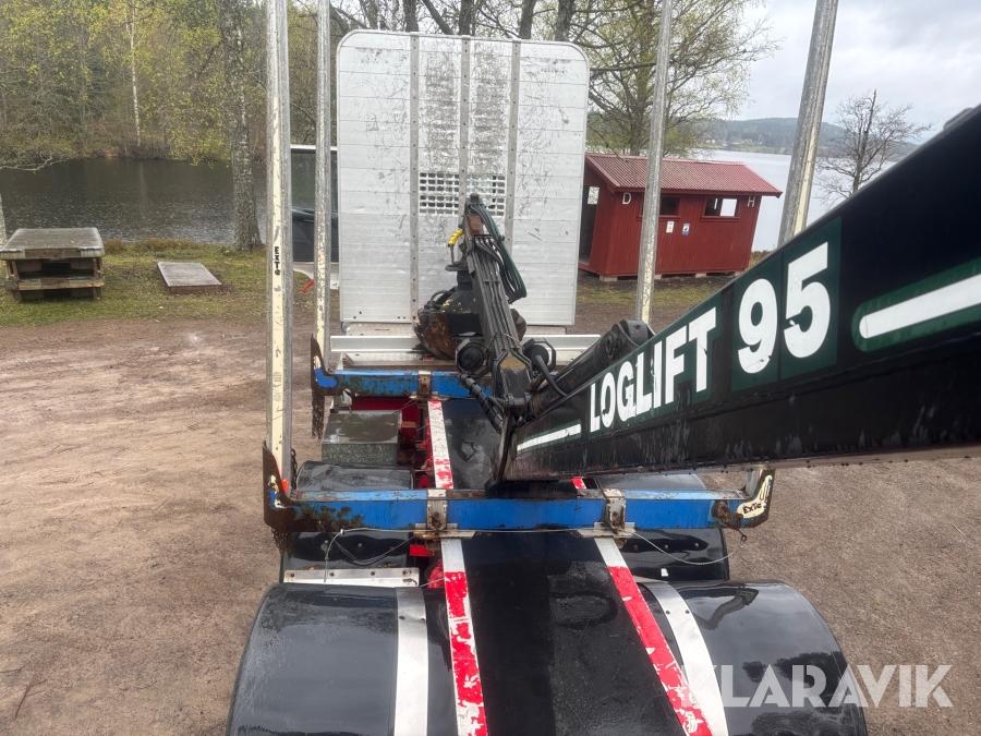 Timmerbil Scania 164G med kran