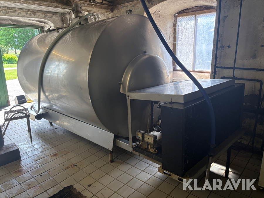 Rostfri Mjölktank 3200 L Hackman Wedholms DF 953 AD