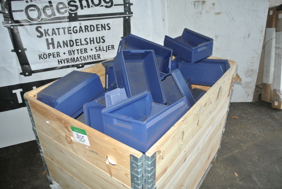 Plastbackar / lagerbackar parti ca 70 styck