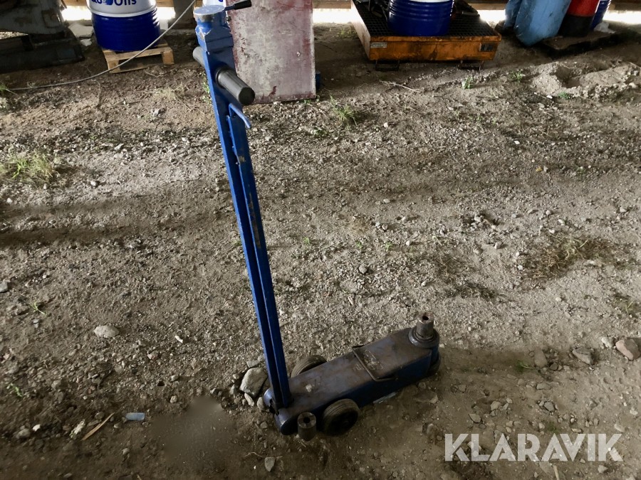 Lufthydraulisk domkraft AC Hydraulics med byggbart lyfttdon