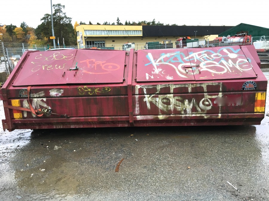 Täckt container 10 kubik 