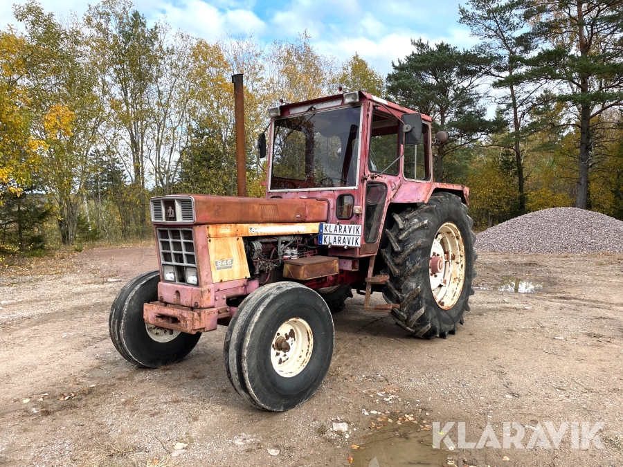 Traktor International 946