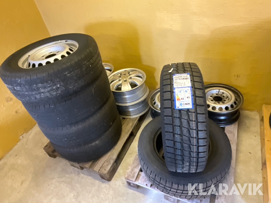 Däck och fälgar Good Year/ Toyo 235/65 R16 6 däck och 10 fälgar