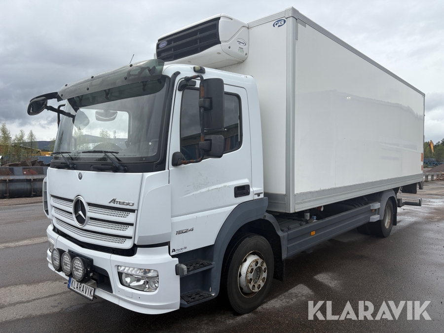 Lastbil Mercedes-Benz Atego 1524 med skåp och kylaggregat Bluetec 6