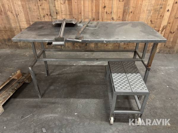 Rostfri bänk