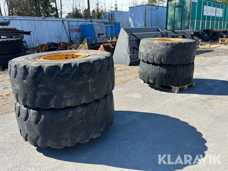 Massiva däck till hjullastare 4st