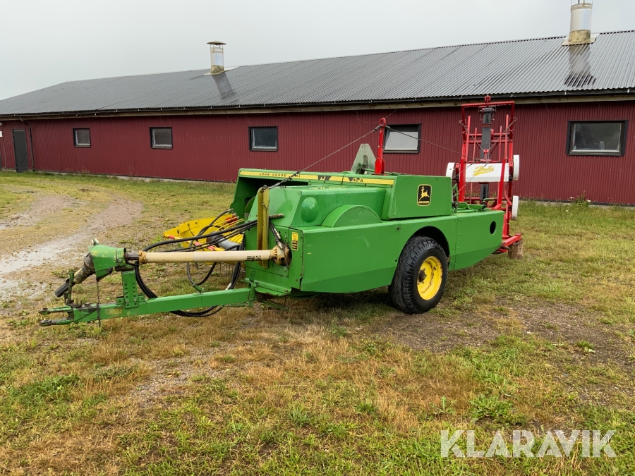 Småbalspress John Deere 342 A