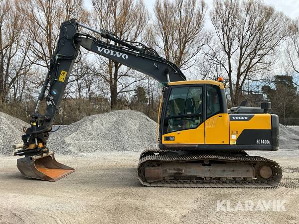 Grävmaskin Volvo EC140DL med tiltrotator och skopor