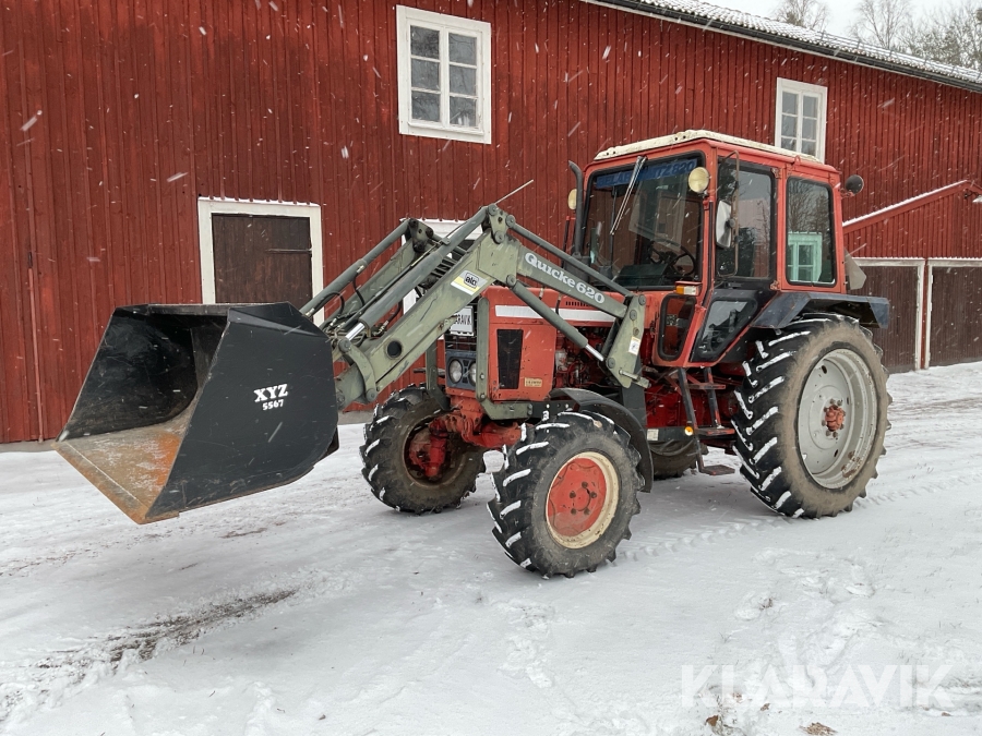 Veterantraktor Belarus MTZ 820 med skopa