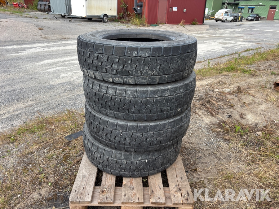 Däck Bridgestone R-Drive 245/70R19.5 4 st