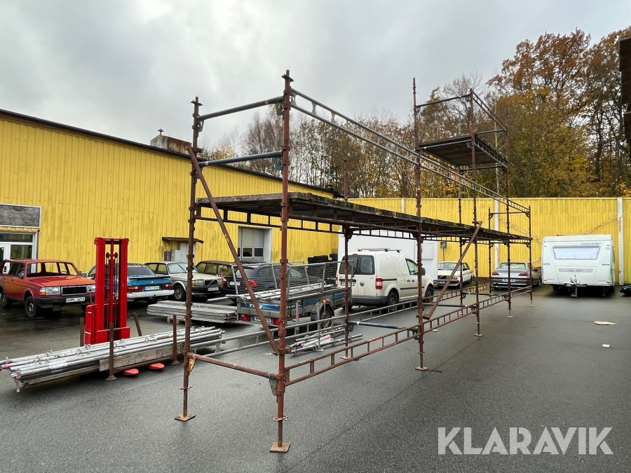 Haki ställning Haki med tillhörande trall