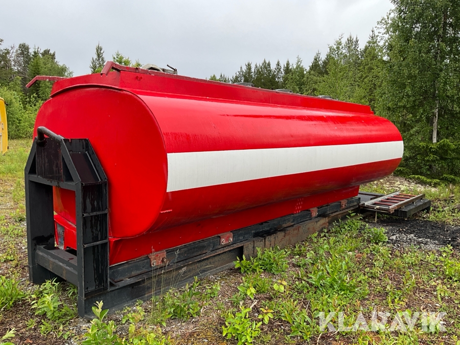 Vattentank Nödinge Verkstad på lastväxlarram