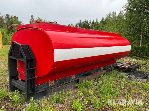 Vattentank Nödinge Verkstad på lastväxlarram