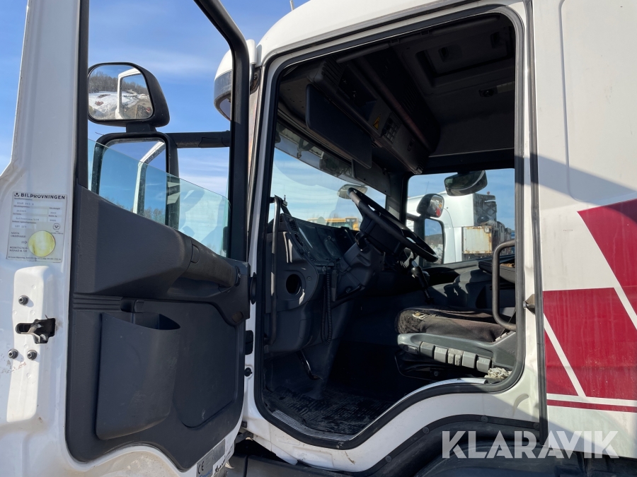 Lastbil Scania P94GB6X2*4NA300 med kran
