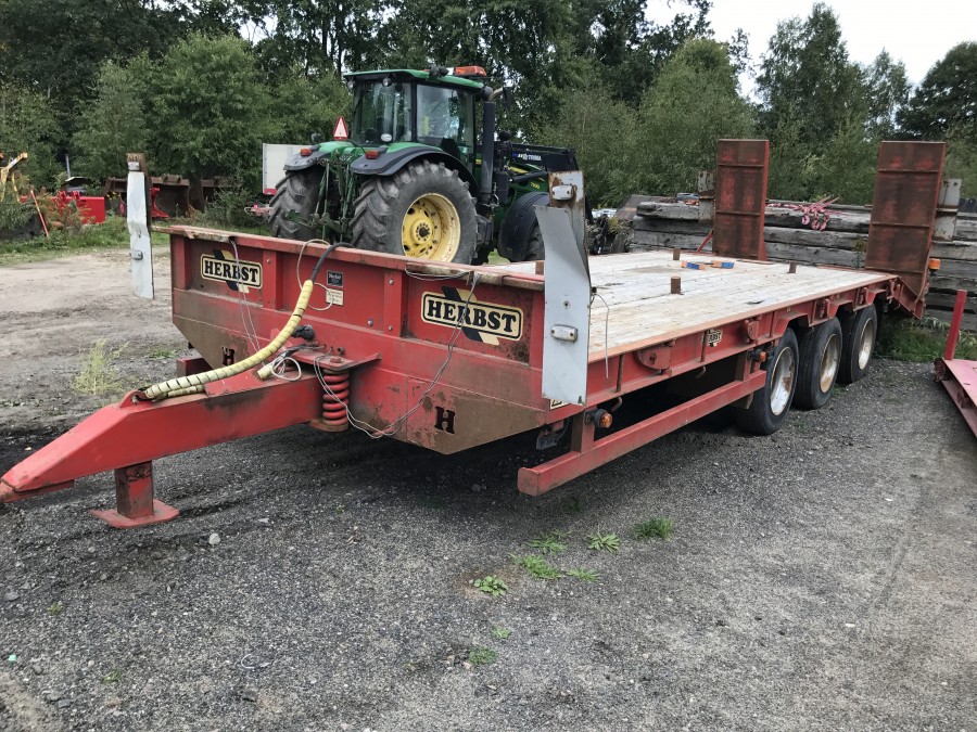 Maskintrailer för traktor