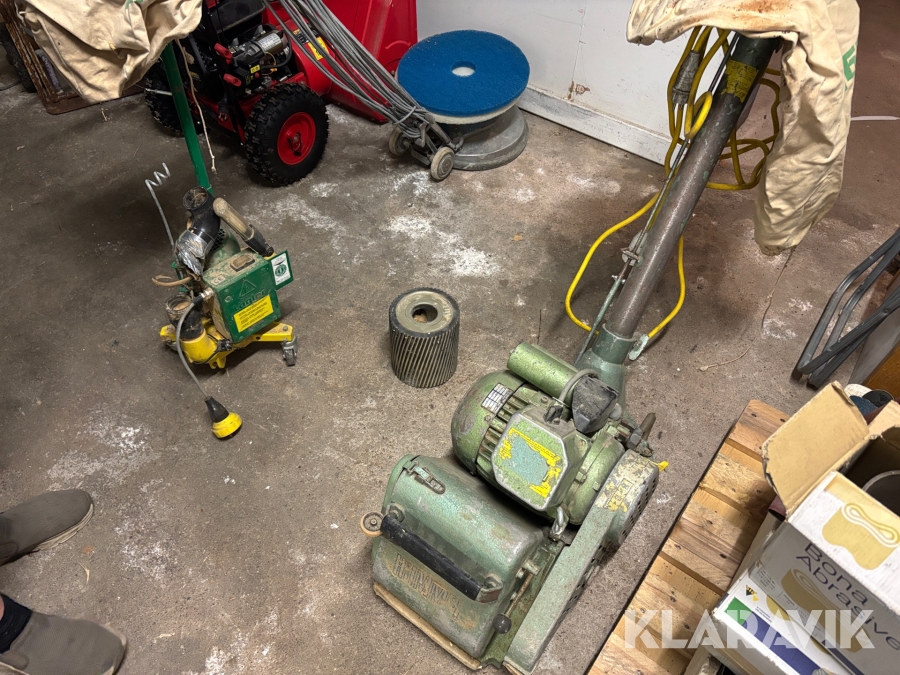 Golvslipmaskin Hummel / Lägler samt en kantmaskin och slip papper.