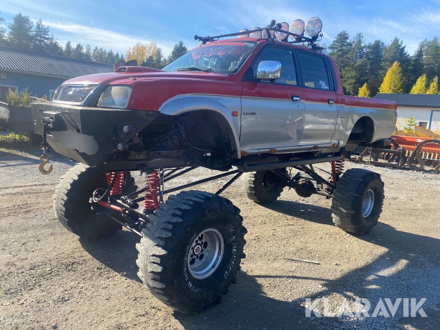 Specialbyggd A-Traktor Mitsubishi L200