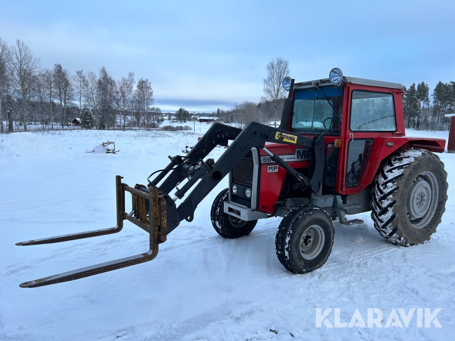Traktor Massey Ferguson 590 MP med redskap.