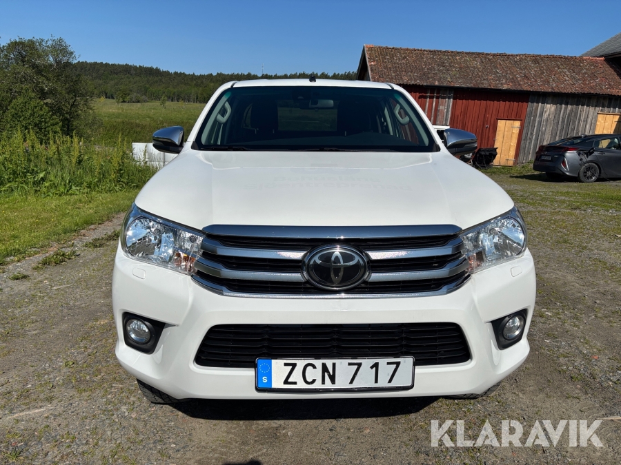 Pickup Toyota Hilux Extra Cab 2.4 AWD Manuell 150hk