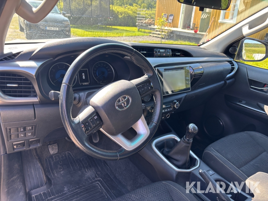 Pickup Toyota Hilux Extra Cab 2.4 AWD Manuell 150hk