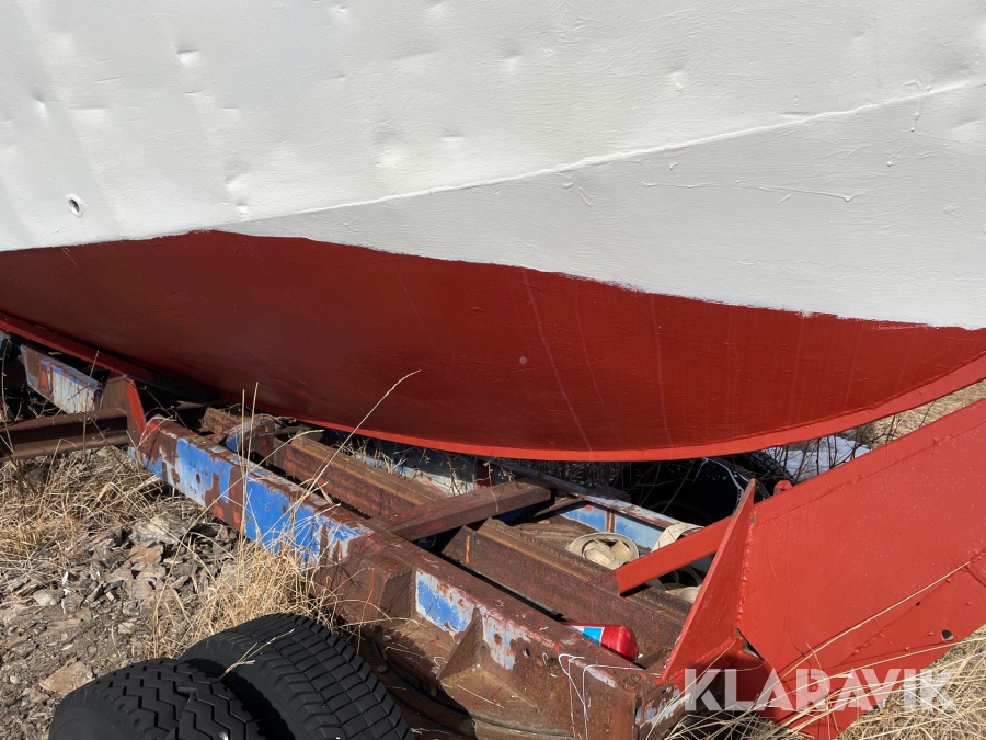 Båt med båttrailer