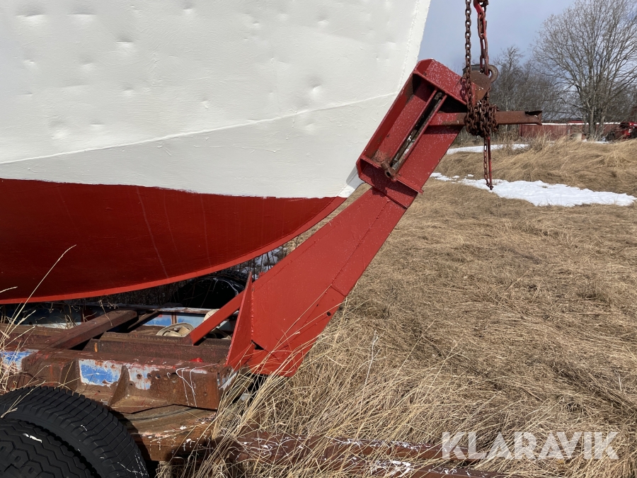 Båt med båttrailer