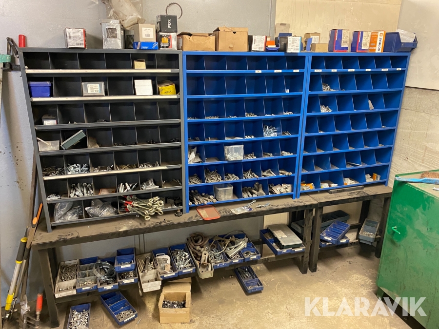 Bultsortiment med skåp