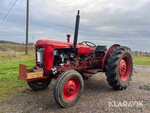 Traktor Bolinder-Munktell BM 320 Buster