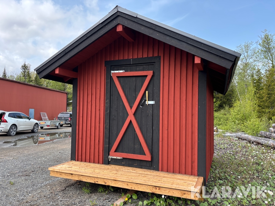 Förråd med hyllsystem