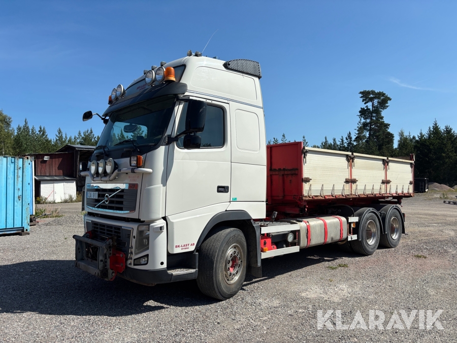Lastbil Volvo FH16 med Laxobyggnation samt zetterbergs trestegs tippflak