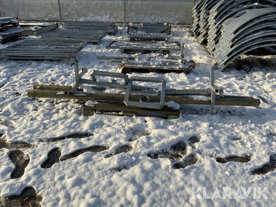 Häckar och grindar för häst