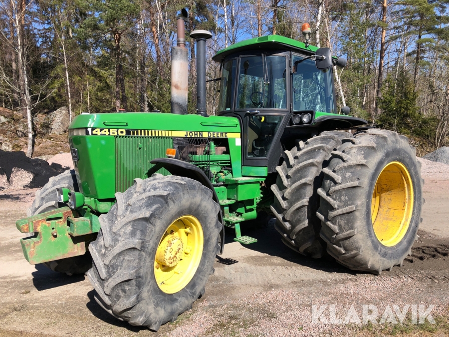 Traktor John Deere 4450 4WD med dubbelmontage