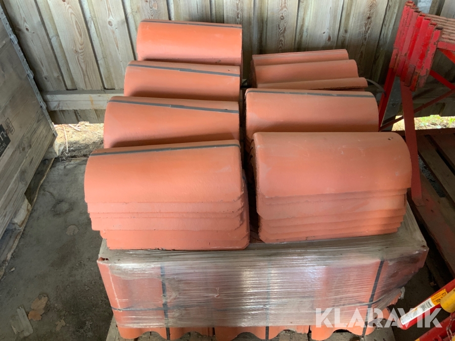 Tak och Nockpannor Benders tegelröd