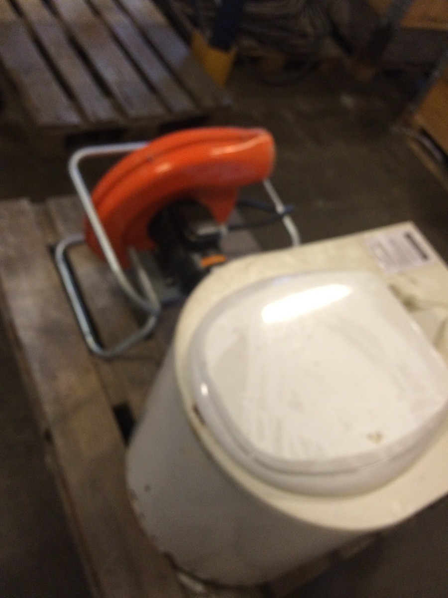 Vakumtoalett + Fläkt