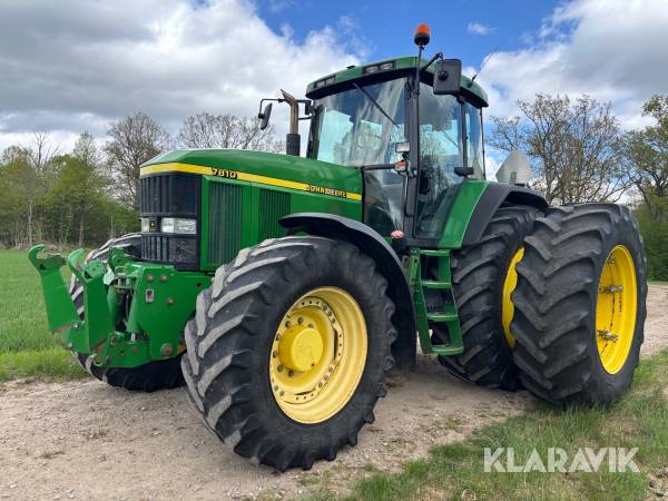 Traktor John Deere 7810
