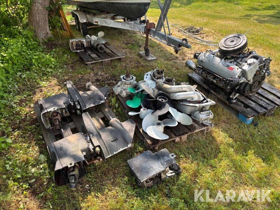 Båtmotor BMW 190 med 3 st drev och diverse reservdelar