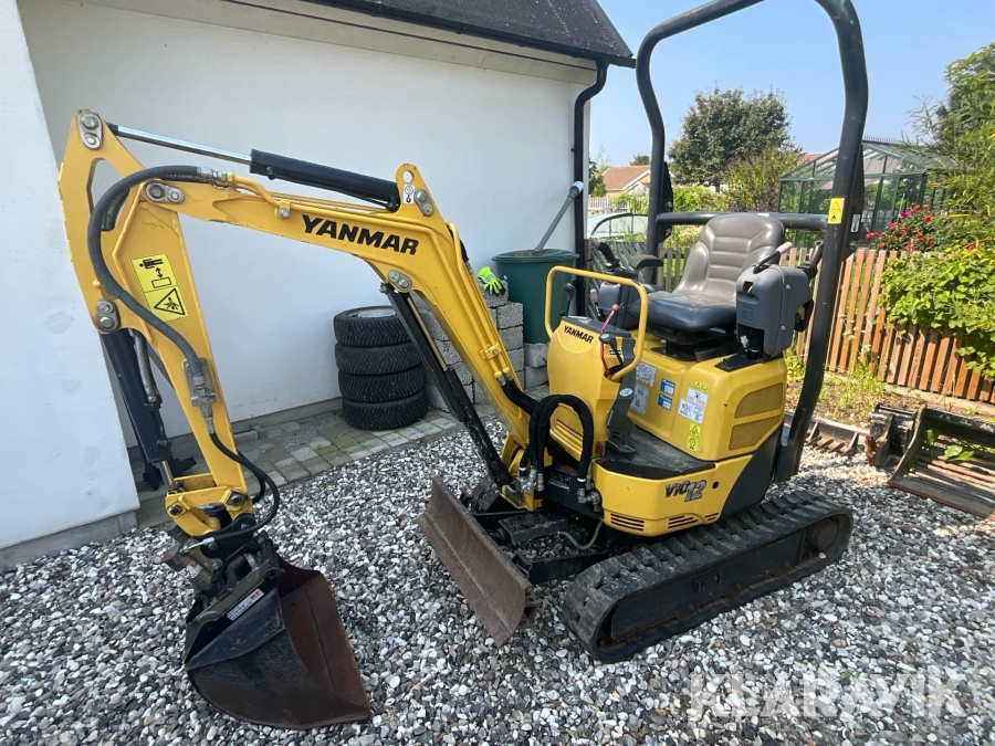 Minigrävmaskin Yanmar VIO12 med släpvagn