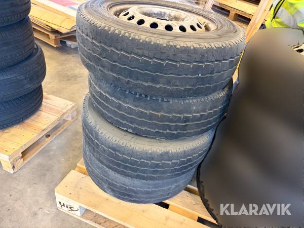 Däck & fälg Toyo 195/70 R15C 4 st