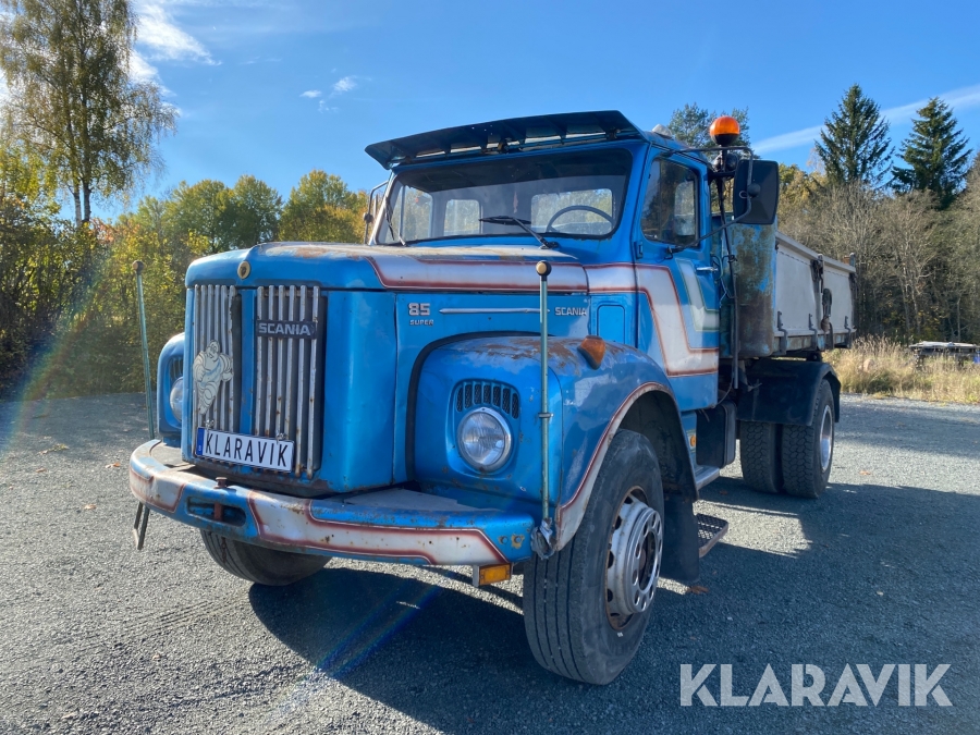 Lastbil Scania L85S med tippflak