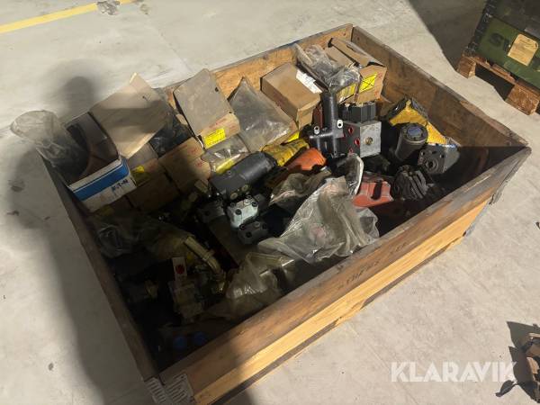 Blandpall med orbitrol, flödesriktare och ackumulatorer