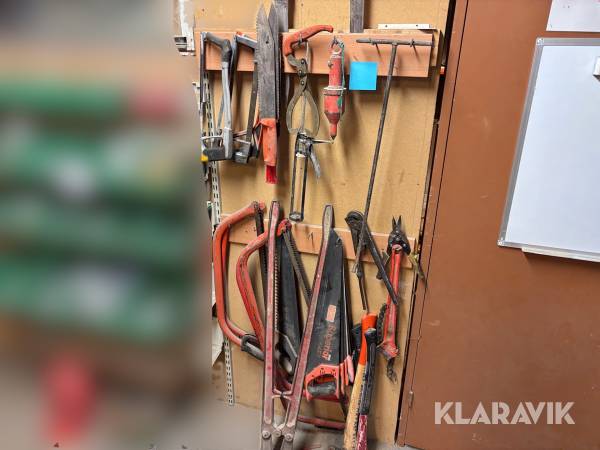 Sågar, yxor & diverse verktyg
