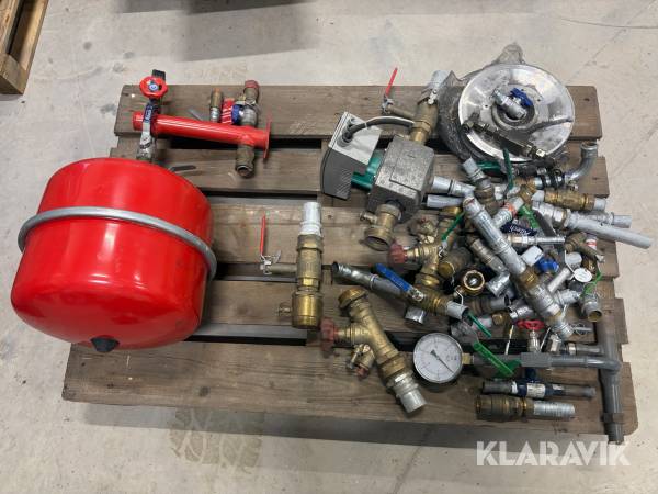 Expansionskärl med diverse rördelar Altech 1 st pall