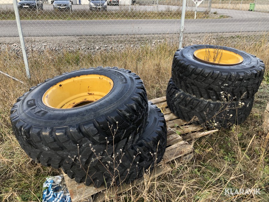 4st däck till CAT 908 360/80 R20